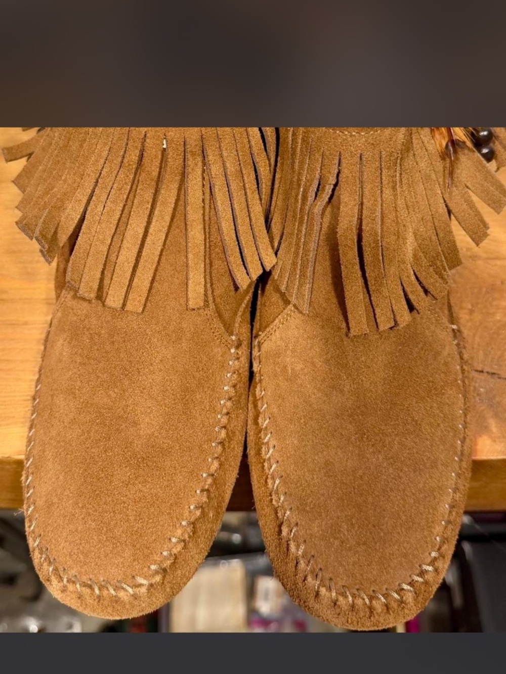 Minnetonka moccasins short ANKLE booties light brown suede MODEL off duty - Picture 5 of 6